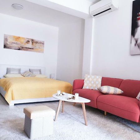 Studio Apartment "Brigita",Parking With Gate Rijeka Exterior photo