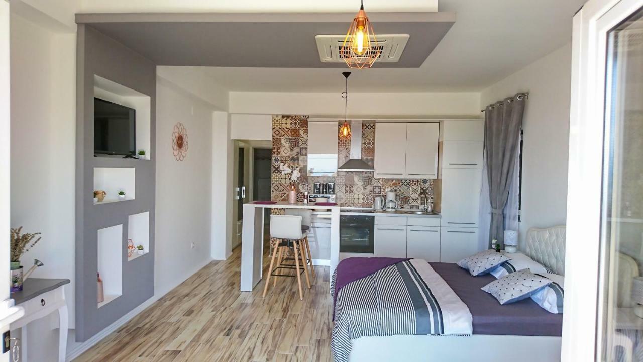 Studio Apartment "Brigita",Parking With Gate Rijeka Exterior photo