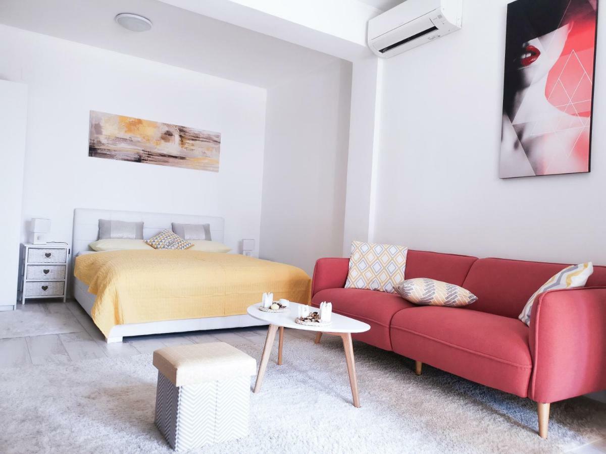 Studio Apartment "Brigita",Parking With Gate Rijeka Exterior photo
